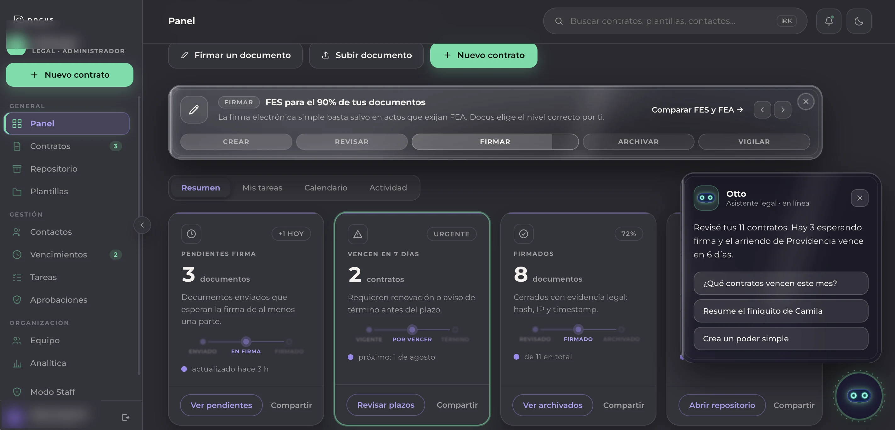 Panel de Docus en modo oscuro con Otto sugiriendo acciones sobre los contratos